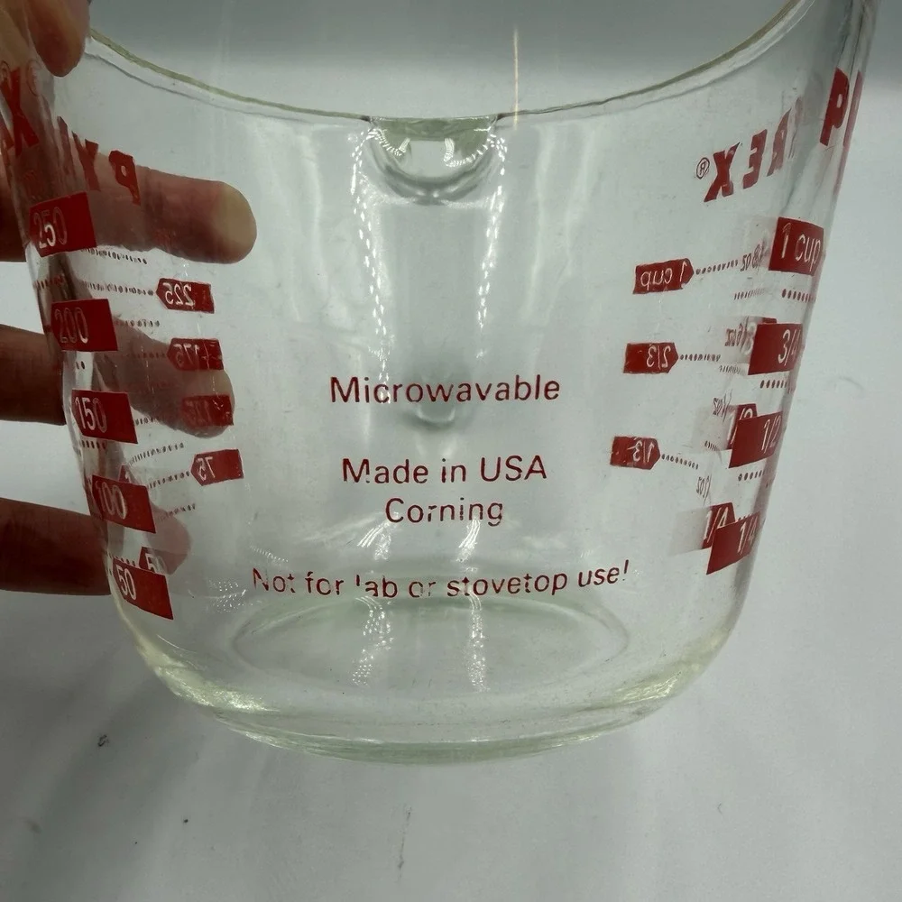 Vintage‎ Pyrex Glass 1 Cup Capacity Red lettering Measuring Cup Made in USA